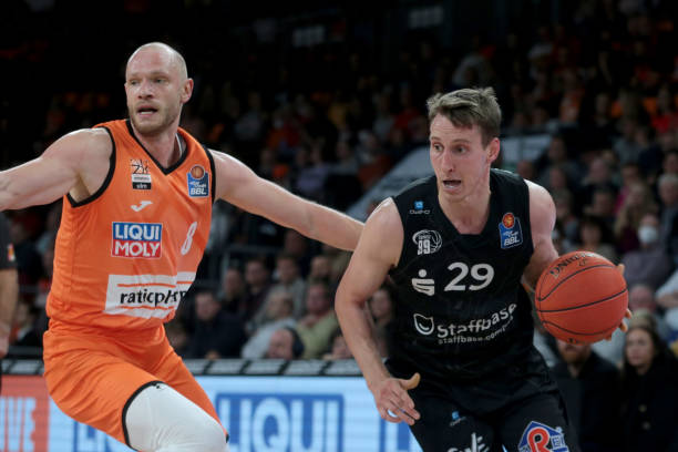 巴斯托尼 巴斯托尼